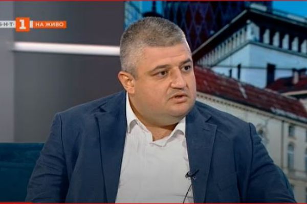 Байрам Байрам, ДПС: През последните месеци има един конфликт между Пеевски и деребеите